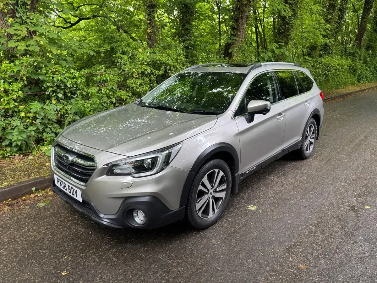 Used Subaru Outback Premium 175 HP (128 kW) 2018 Gold Estate