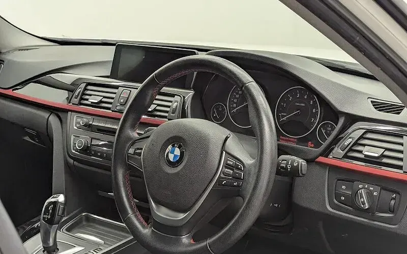 Used BMW 320 Sport Line 184 HP (135 kW) 2018 Sedan