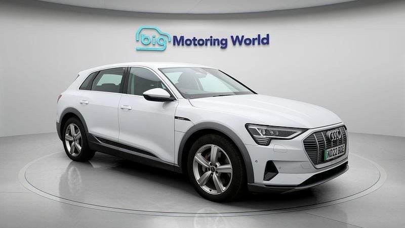 Used 2022 Audi e-tron SUV | £17,100 (Super price) - Image 1/4