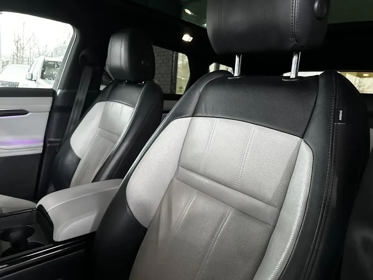 Used Land Rover Range Rover evoque First Edition 2019 White Estate