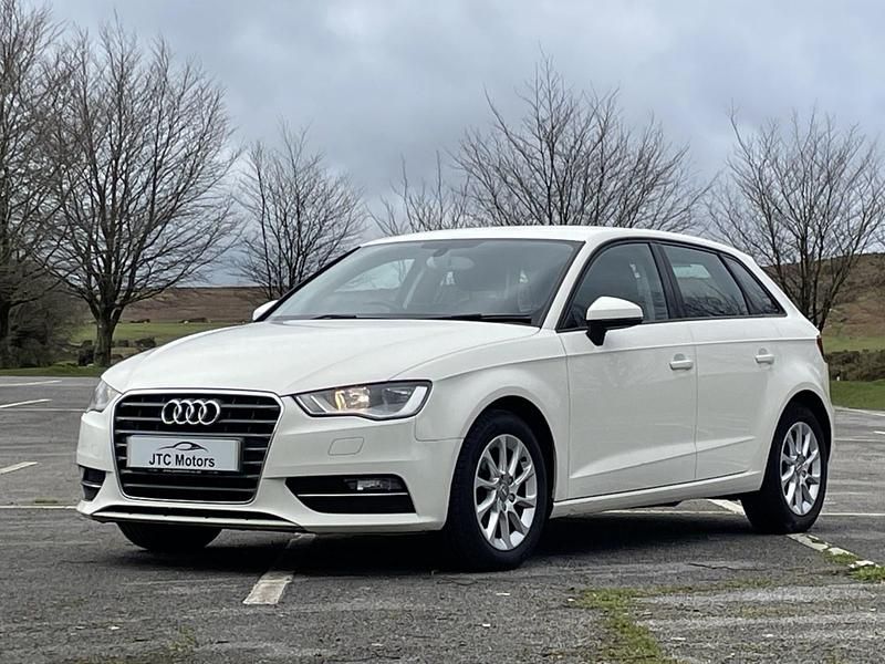 Used Audi A3 Business 2015 White Hatchback