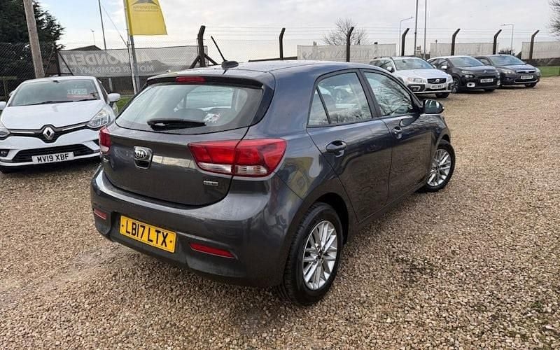 Used Kia Rio 77 HP (56 kW) 2017 Grey Hatchback