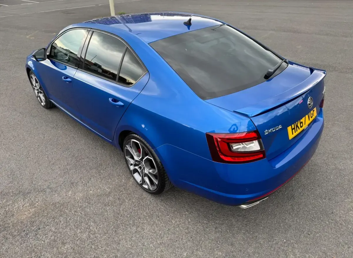 Usado Skoda Octavia vRS 230 HP (169 kW) 2018 Azul Citadino