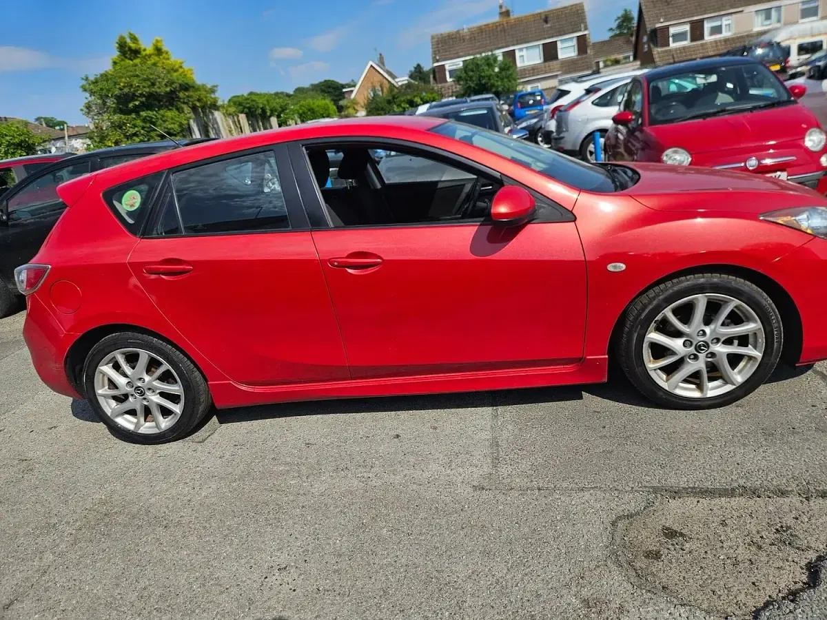 Used Mazda 3 2012 Red Hatchback