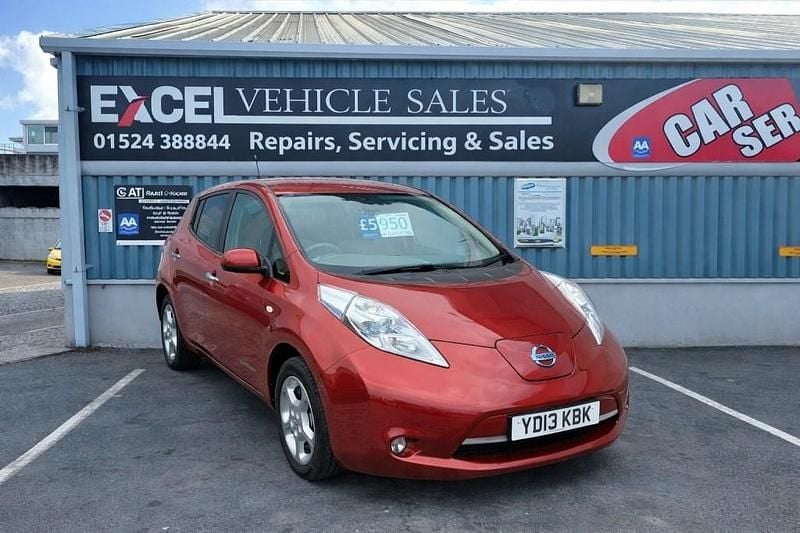 Used Nissan Leaf 80 kW (109 HP) 2013 Red Hatchback