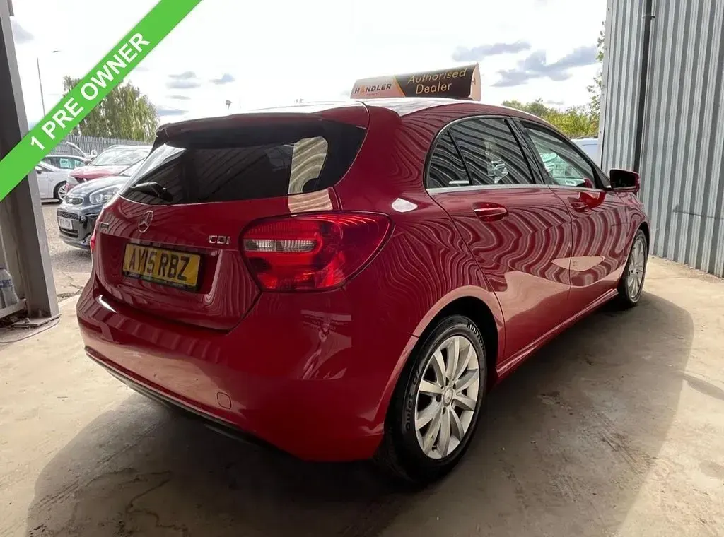 Used Mercedes A180 SE 109 HP (80 kW) 2015 Red Hatchback