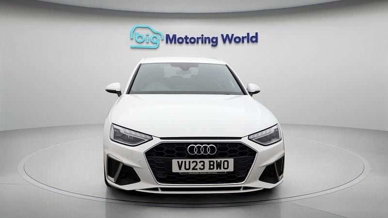 Used Audi A4 S-Line 150 HP (110 kW) 2023 White Estate