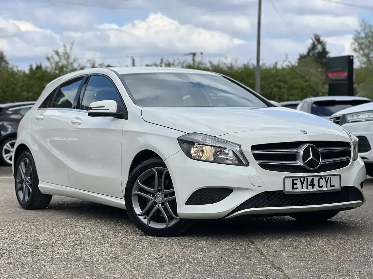 Used Mercedes A200 156 HP (114 kW) 2014 White Hatchback