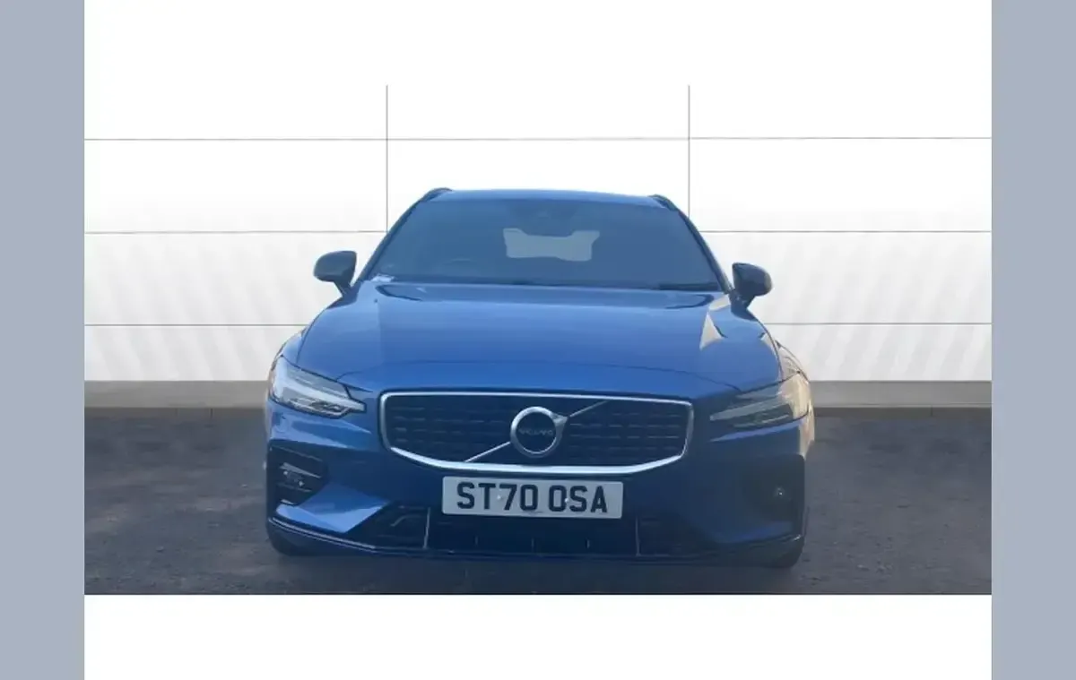 Used Volvo V60 R-Design 187 HP (137 kW) 2020 Blue Estate