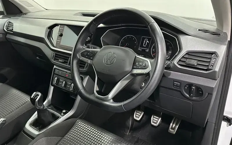 Used VW T-Cross Active 110 HP (80 kW) 2021 White SUV