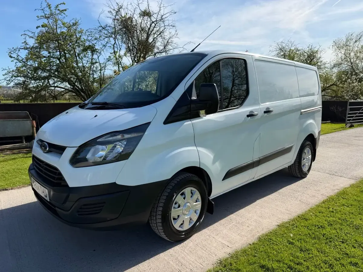 Usado Ford Transit Custom 100 HP (73 kW) 2014 Branco Van