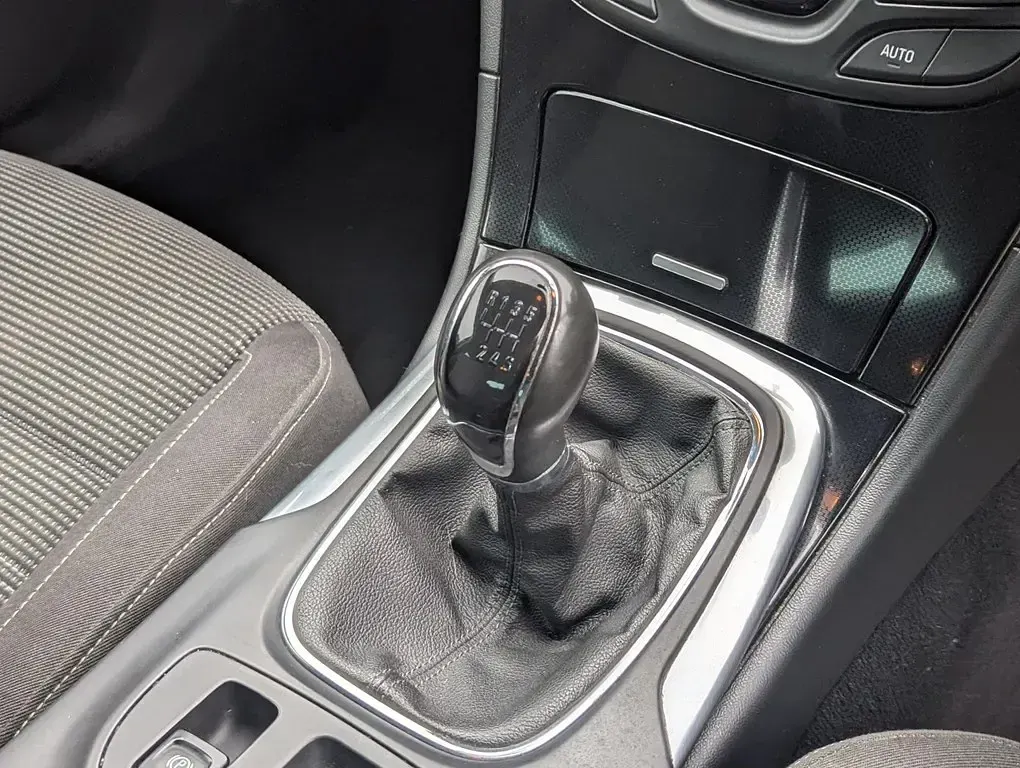 Second-hand Vauxhall Insignia SRi 2017 Gri Hatchback