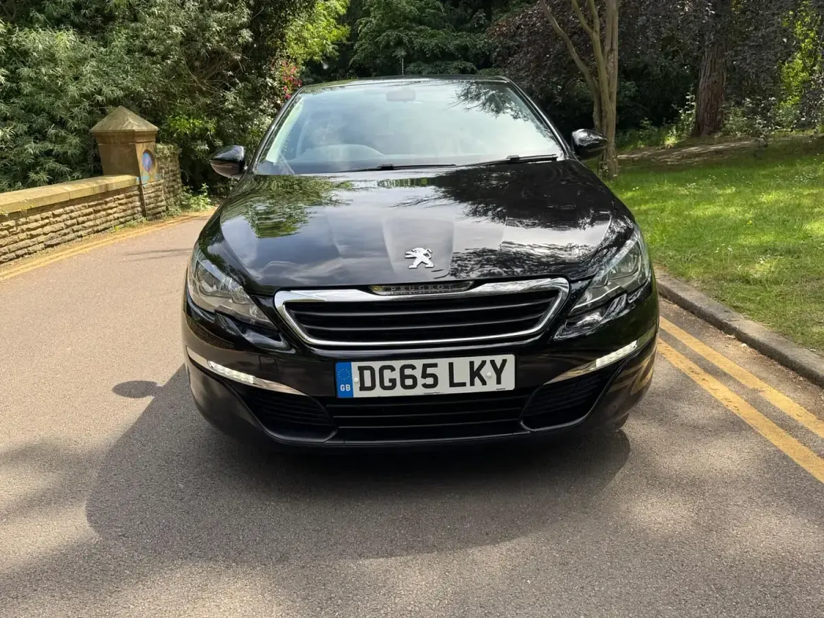 Used Peugeot 308 Active 100 HP (73 kW) 2015 Black Hatchback