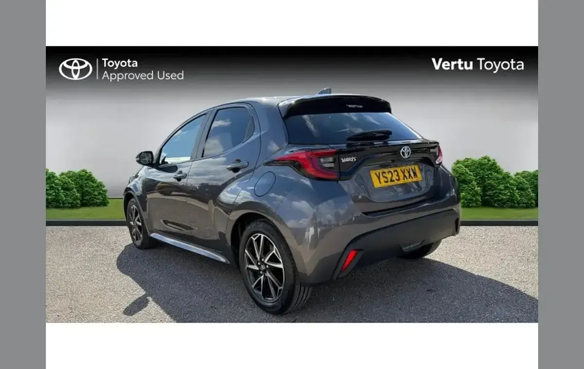 Used Toyota Yaris Hybrid Design 113 HP (83 kW) 2023 Grey Hatchback