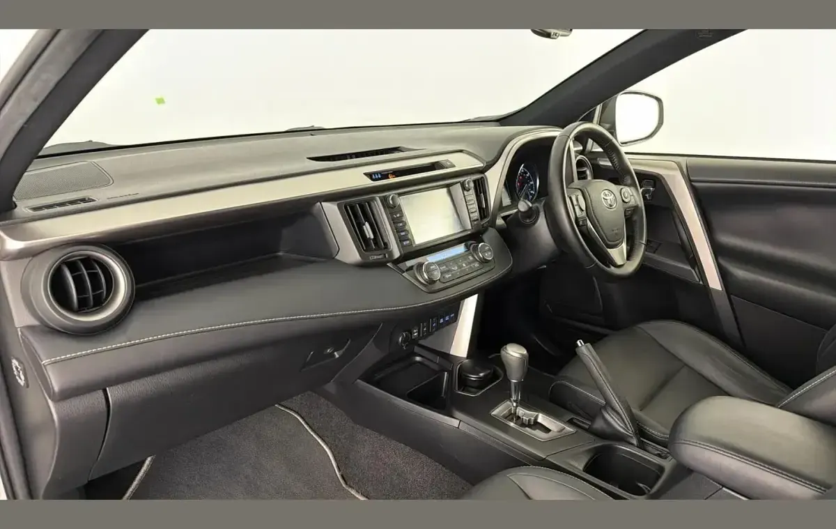 Used Toyota RAV4 Hybrid 197 HP (144 kW) 2017 White SUV