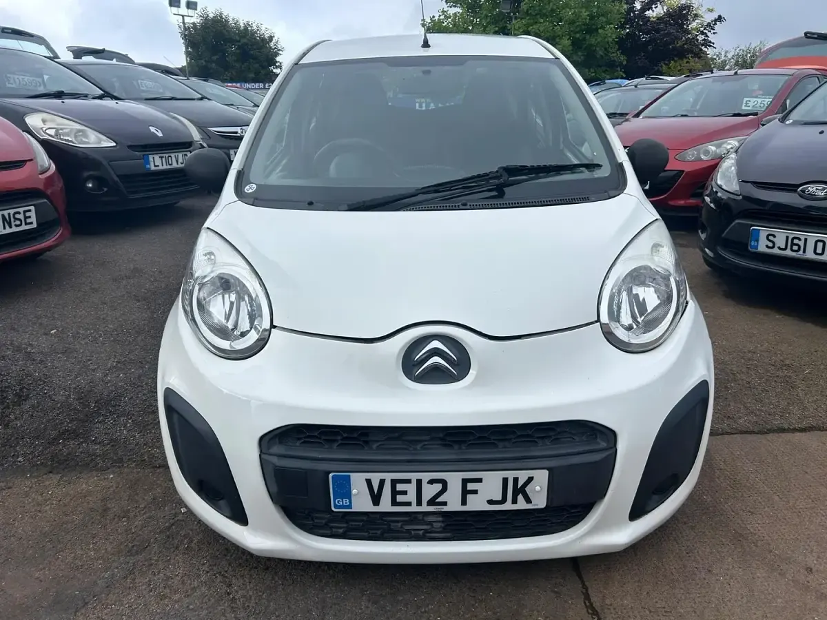 Used Citroën C1 68 HP (50 kW) 2012 White Hatchback