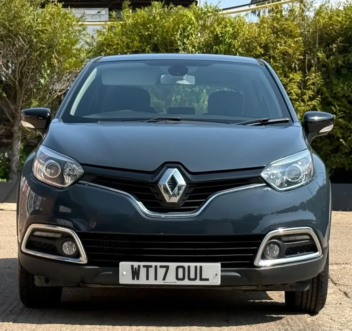 Used Renault Captur Expression+ 90 HP (66 kW) 2017 Blue SUV