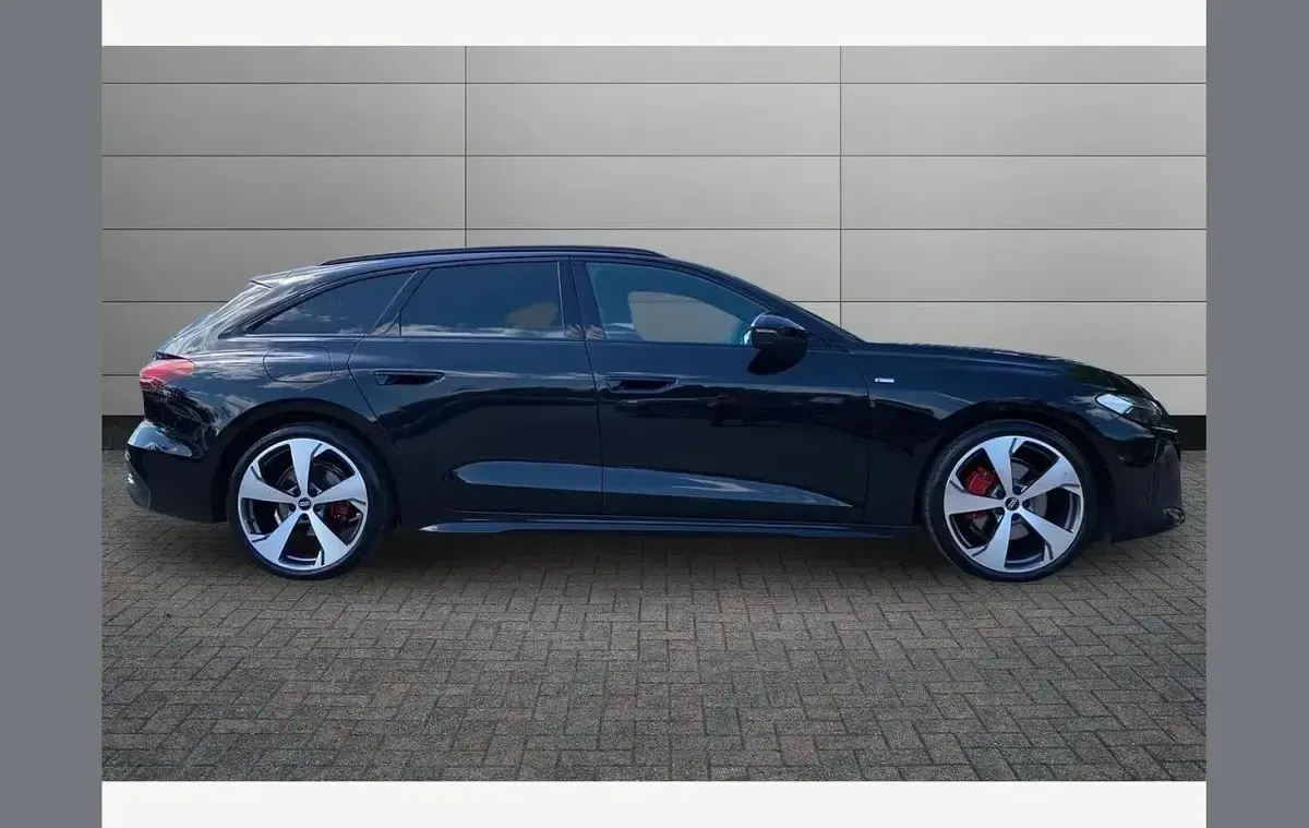 Used Audi A5 Advanced 150 HP (110 kW) 2025 Black Estate