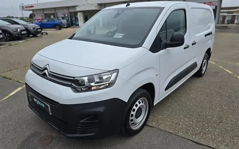 Used Citroën Berlingo 102 HP (75 kW) 2023 White MPV