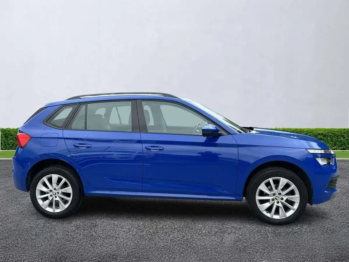 Used Skoda Kamiq SE 95 HP (69 kW) 2022 Blue SUV