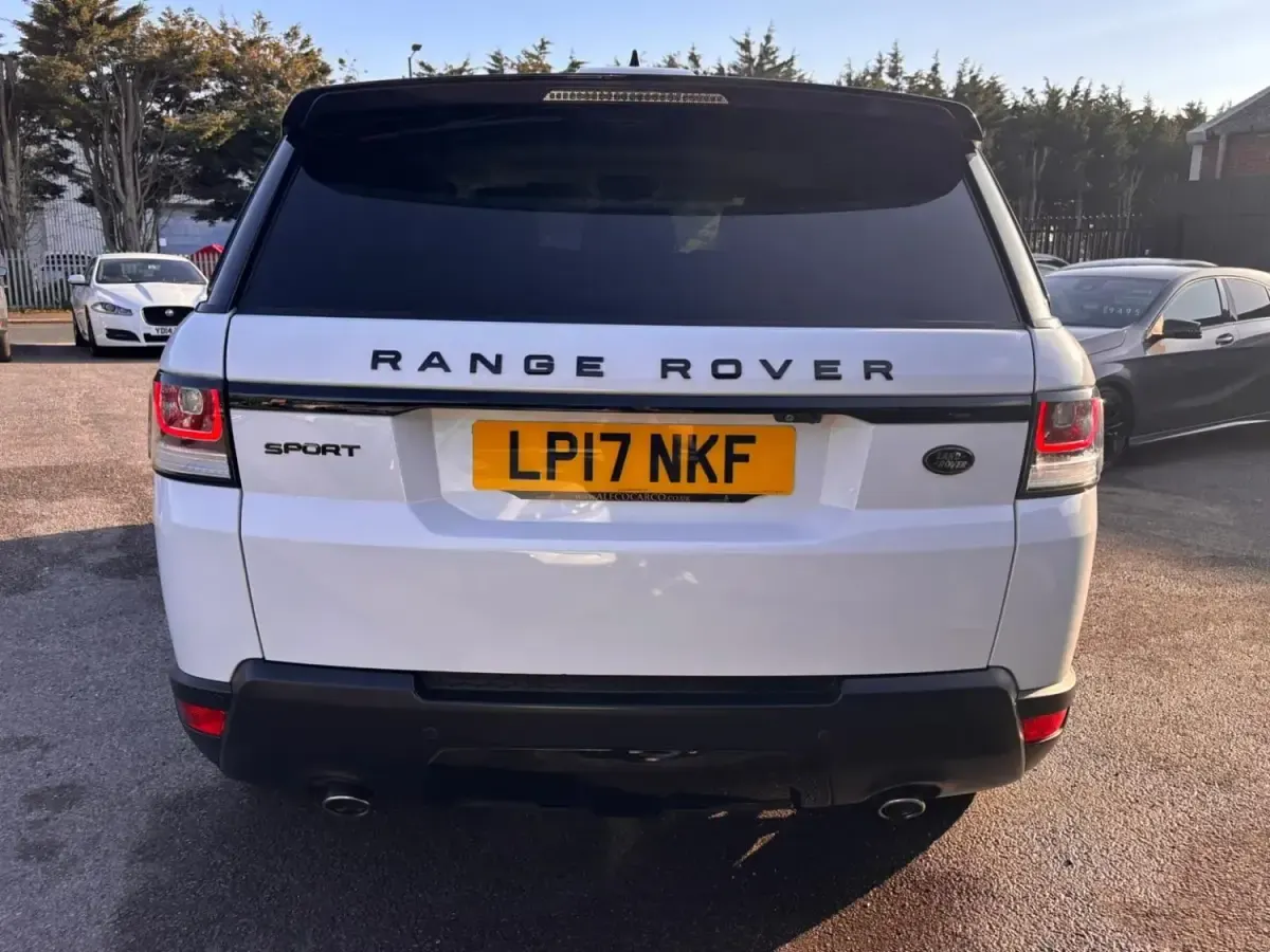 Second-hand Land Rover Range Rover Sport HSE 306 CP (225 kW) 2017 Alb SUV
