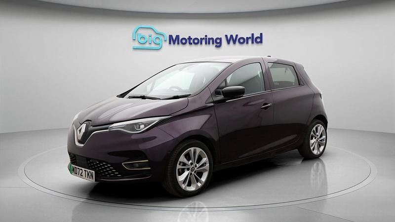 Used Renault Zoe Iconic 100 kW (136 HP) 2022 Mauve/purple Hatchback
