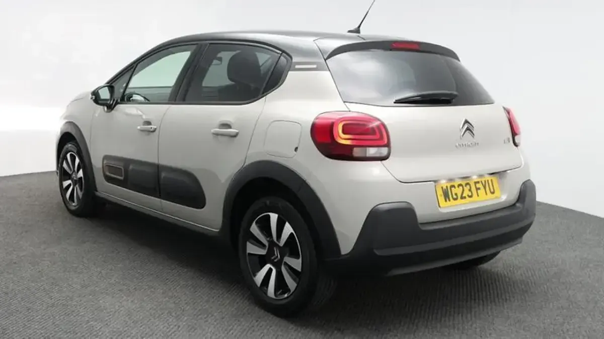 Usado Citroën C3 PureTech 82 HP (60 kW) 2023 Bege Citadino