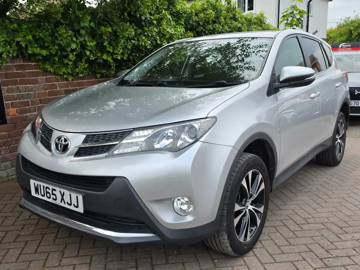 Usado Toyota RAV4 124 HP (91 kW) 2015 Prateado SUV