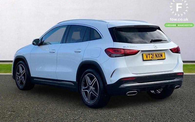 Used Mercedes GLA200 Active 150 HP (110 kW) 2021 White SUV