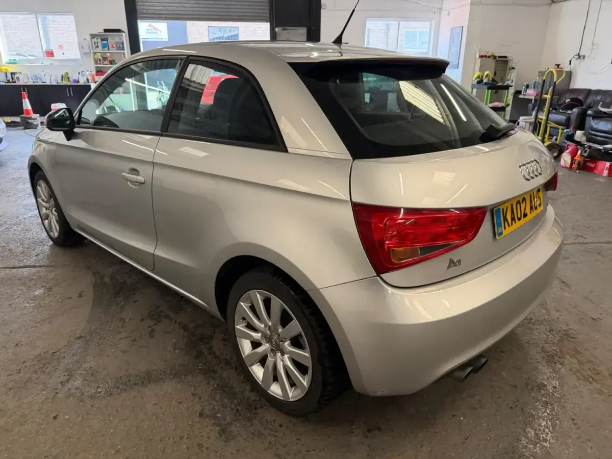 Gebraucht Audi A1 Sport 122 PS (89 kW) 2011 Silber Kleinwagen