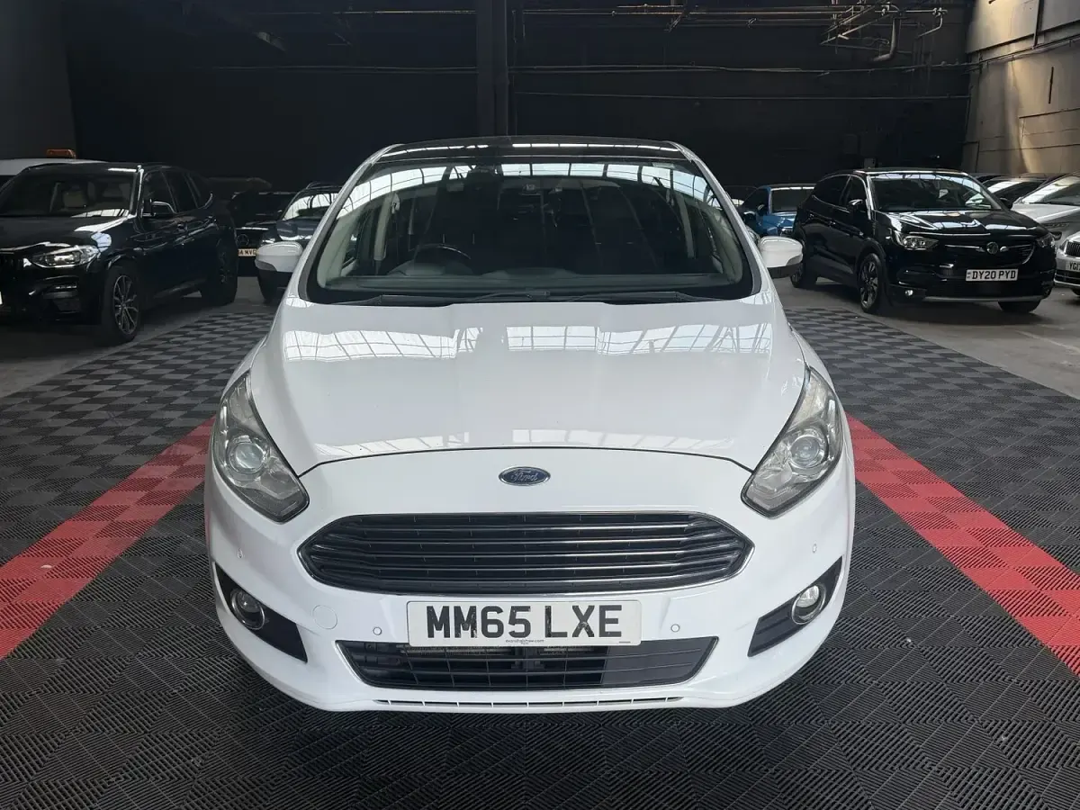 Used Ford S-MAX Titanium 180 HP (132 kW) 2015 White MPV