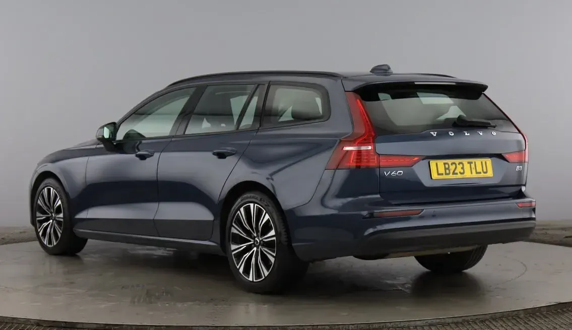 Used Volvo V60 Core 161 HP (118 kW) 2023 Estate