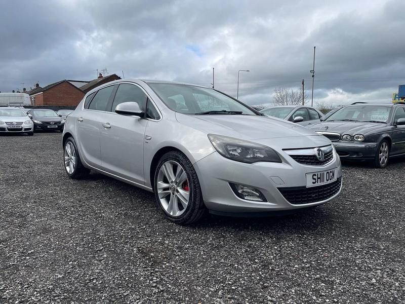 Used Vauxhall Astra SRi 165 HP (121 kW) 2011 Silver Hatchback