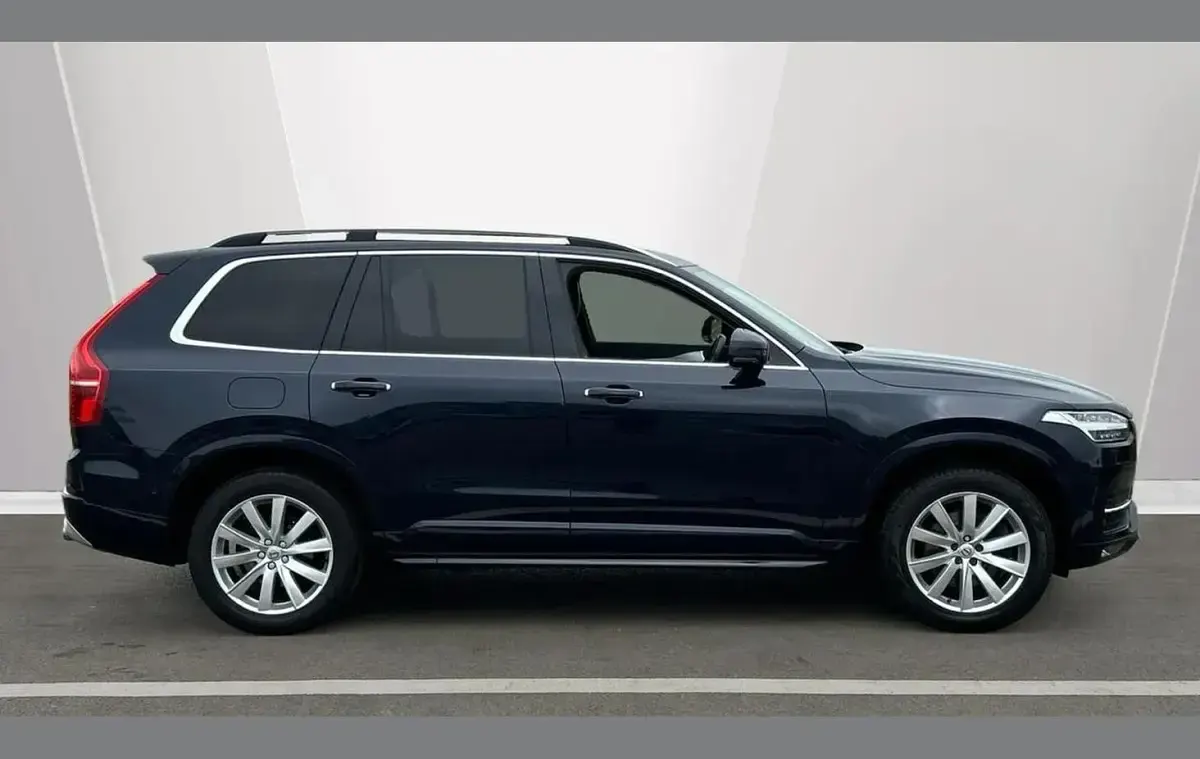Used Volvo XC90 Momentum 232 HP (170 kW) 2019 Blue SUV