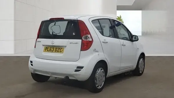 Used Suzuki Splash 68 HP (50 kW) 2014 White Hatchback