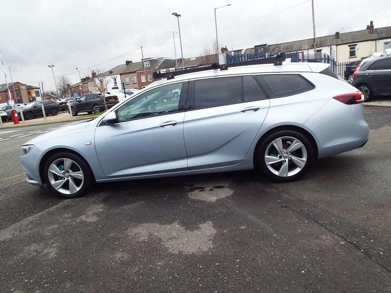 Used Vauxhall Insignia 110 HP (80 kW) 2018 Silver Estate