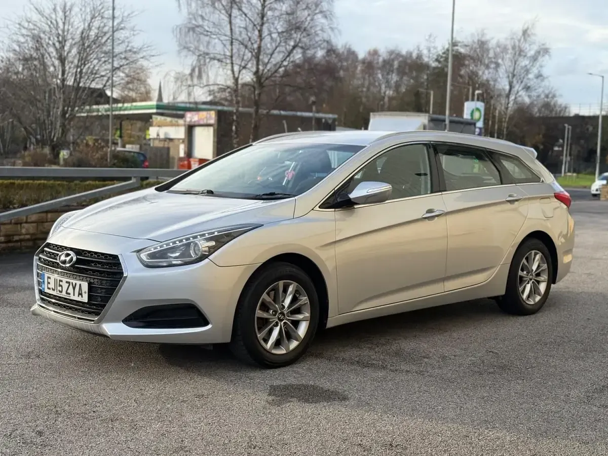 Used Hyundai i40 115 HP (84 kW) 2015 Silver Estate