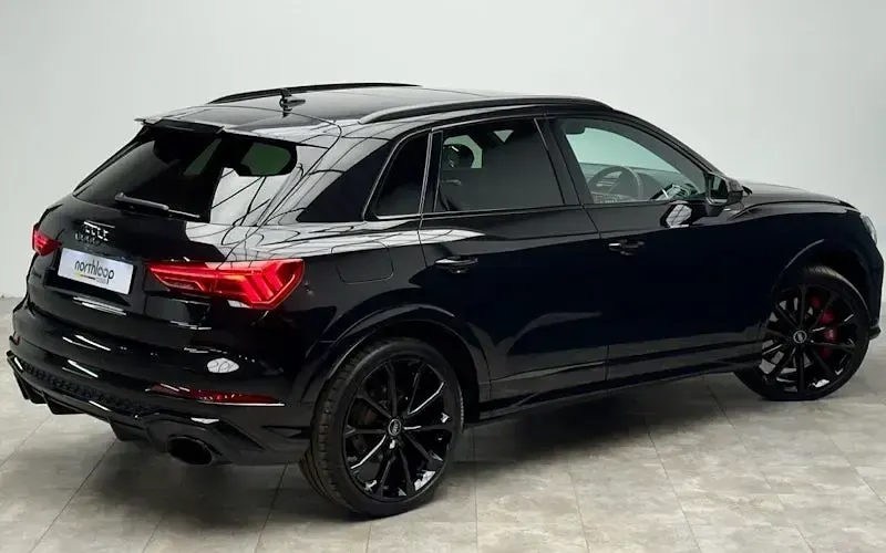 Usado Audi RS Q3 Sport 400 CV (294 kW) 2022 Negro SUV