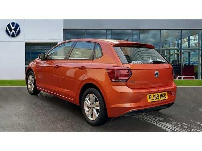 Used VW Polo SE 80 HP (58 kW) 2020 Energetic orange metallic Hatchback