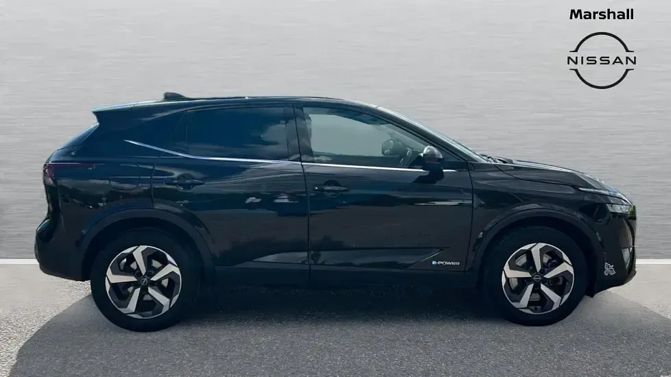 Used Nissan Qashqai N-Connecta 190 HP (139 kW) 2023 Black SUV