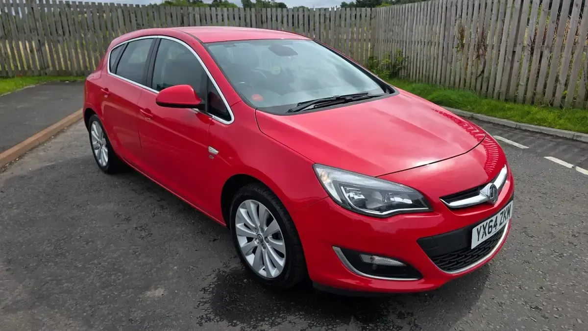 Used Vauxhall Astra Elite 2015 Red Hatchback
