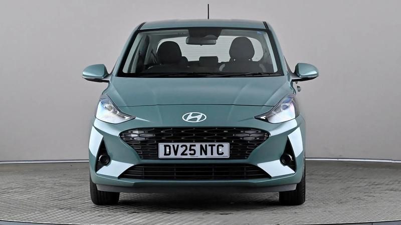 Used Hyundai i10 Advanced 79 HP (58 kW) 2025 Green Hatchback