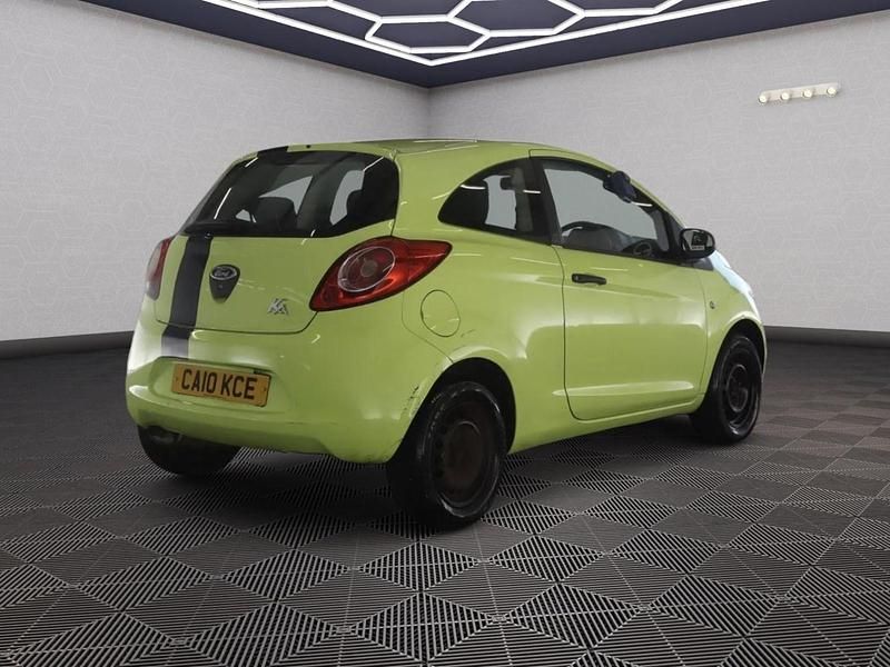 Usado Ford Ka Studio 69 HP (50 kW) 2010 Verde Citadino