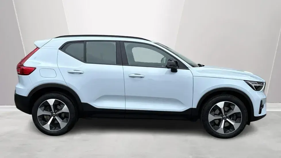 Used Volvo XC40 Plus 161 HP (118 kW) 2024 Blue SUV