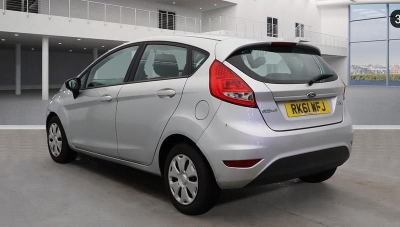 Used Ford Fiesta 95 HP (69 kW) 2011 Silver Hatchback