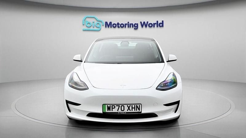 Used Tesla Model 3 Standard Range 239 kW (325 HP) 2020 White Sedan