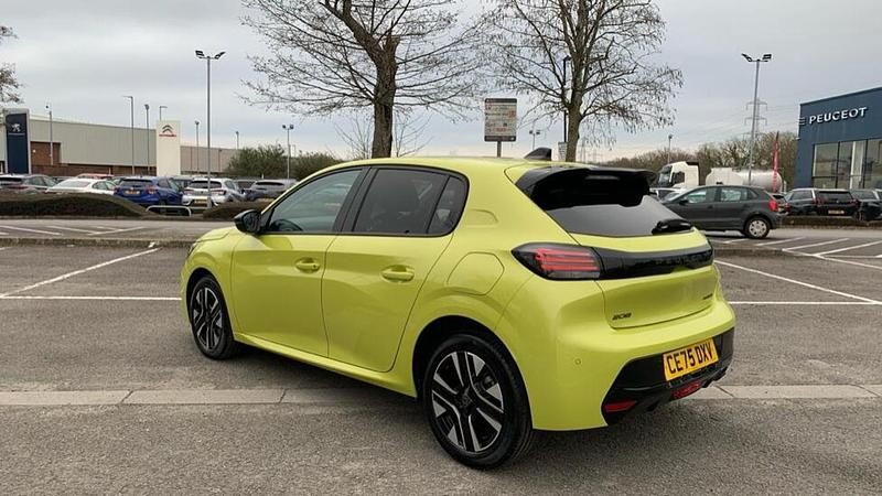 Used Peugeot 208 Allure 99 HP (72 kW) 2025 Hatchback