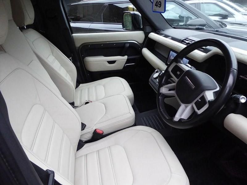 Used Land Rover Defender S 200 HP (147 kW) 2020 Green SUV