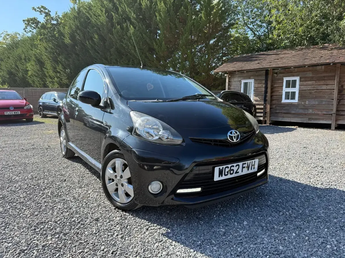 Used Toyota Aygo 68 HP (50 kW) 2013 Black Hatchback