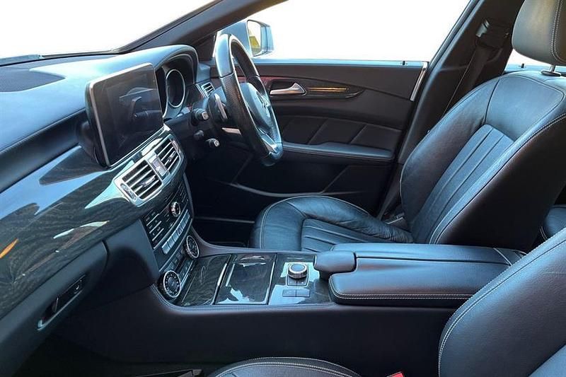 Used Mercedes CLS220 AMG Line Premium 177 HP (130 kW) 2016 Iridium silver Sedan